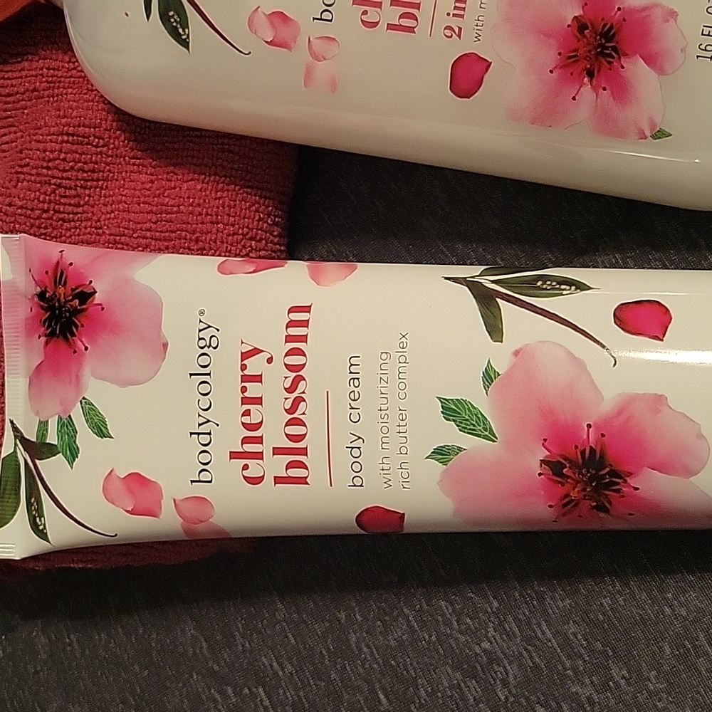 Cherry Blossom Body Cream and Lotion Set - Picture 2 of 5